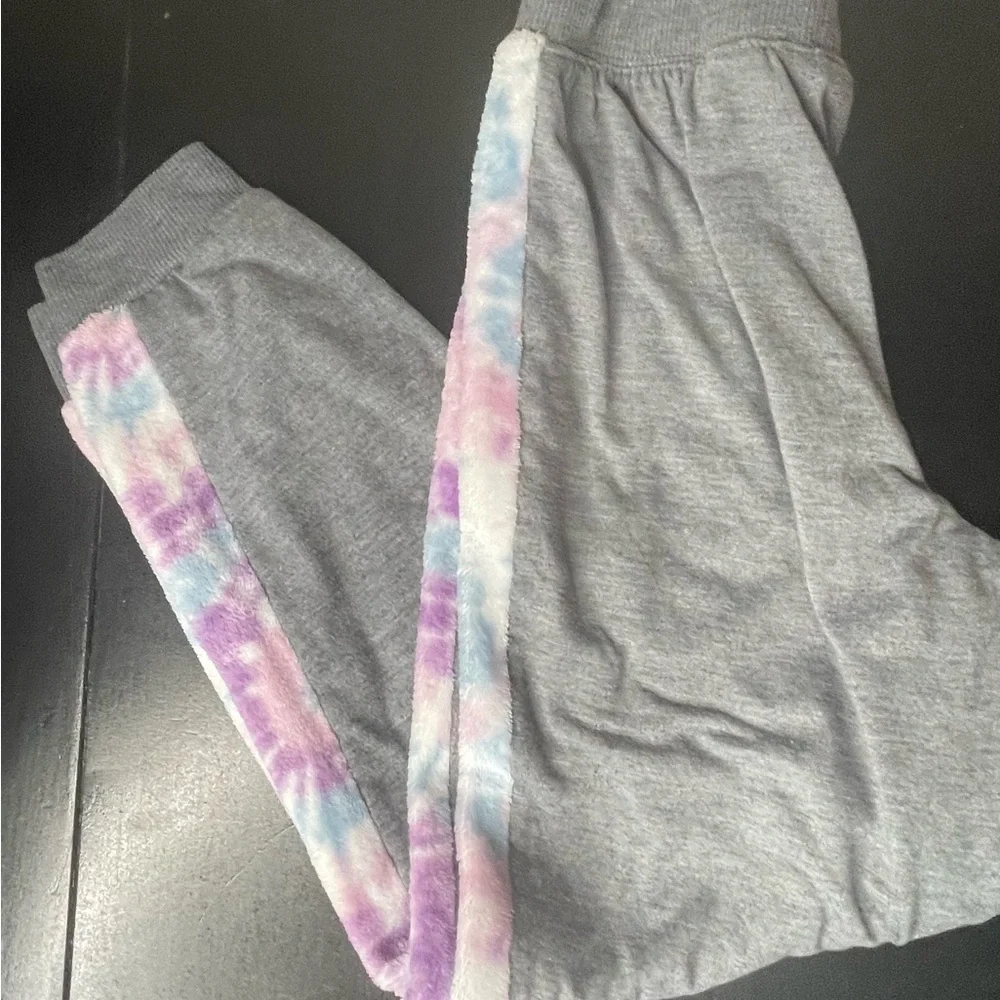 BCBG Girls 3 piece Cozy Tie-Dye and Gray Bottoms Loungewear pajama set 10/12